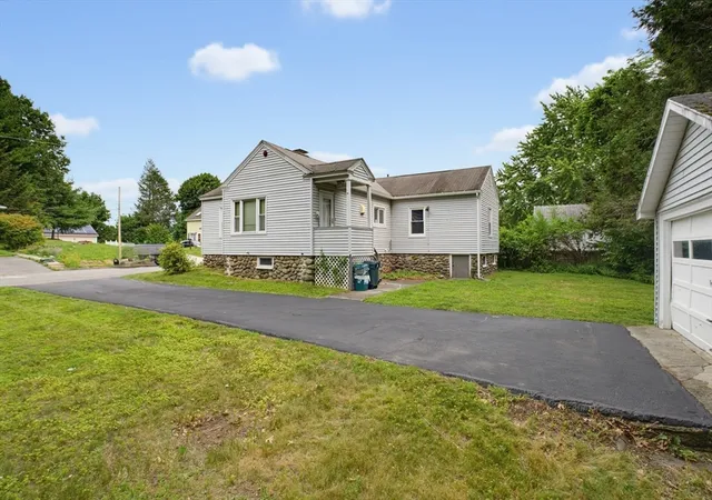 Photo 3 of Single family home for sale at 17 Reynolds St, Worcester, MA 01606 | MLS# 73551706 | Listing updated on 2026-09-11