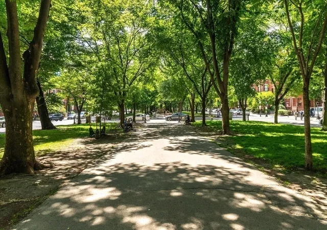 2nd image of 180 Commonwealth Ave, Boston, MA 02116