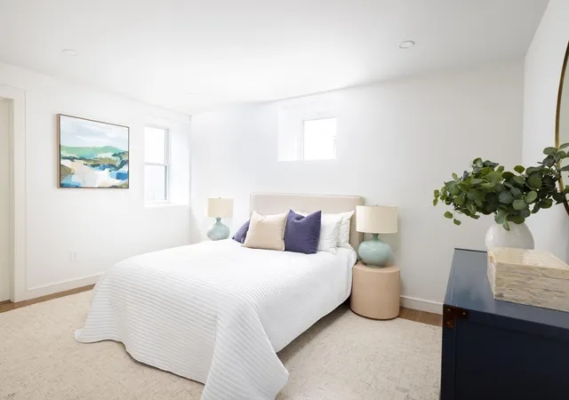 2nd image of 21 Kent Sq, Brookline, MA 02446