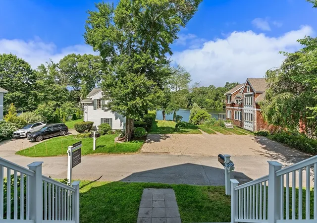 3rd image of 5 Crest Rd, Wayland, MA 01778 | MLS# 73549831
