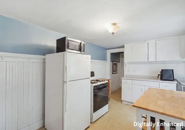 Listing Photo 5 - Condo for sale in building located at 3-4 Jackson Pl, Waltham, MA 02453