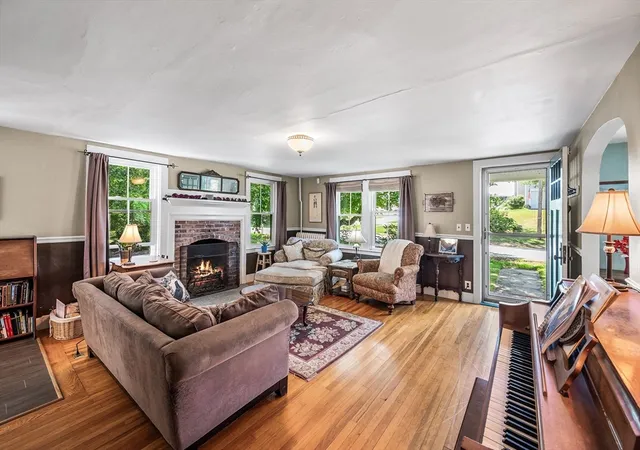 4th image of 212 Prescott St, West Boylston, MA 01583 | MLS# 73548030