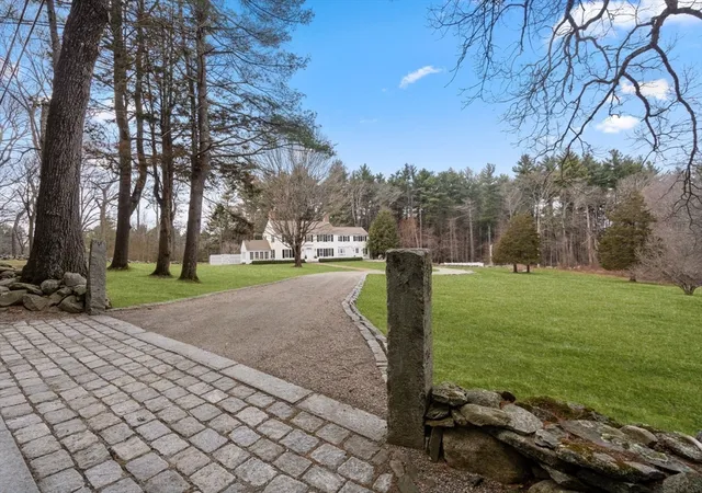 4th image of 85 Strawberry Hill St, Dover, MA 02030 | MLS# 73497167