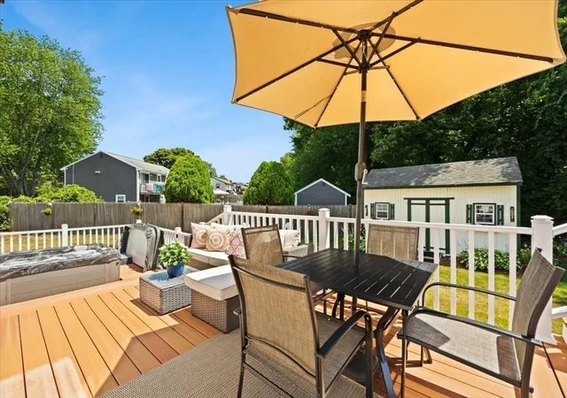 5th image of 112 Village Gate Dr, Bridgewater, MA 02324 | MLS# 73549569