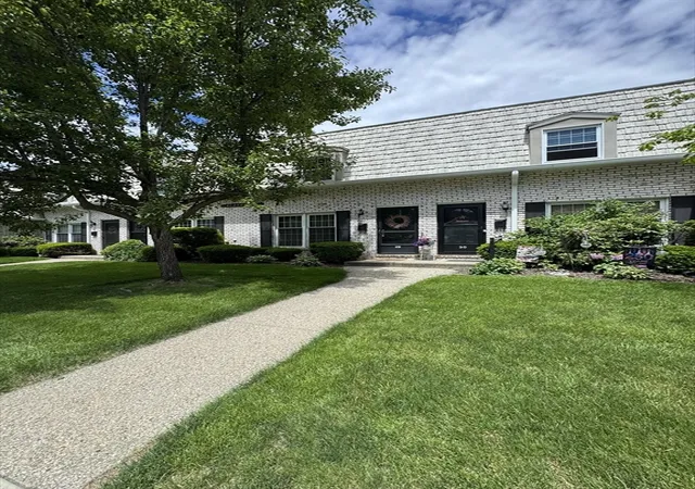 Homes for sale in Agawam, MA | 29 Plantation Dr #29, Agawam, MA 01001 | MLS# 73526480