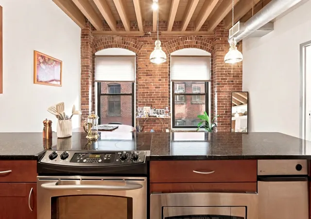 2nd image of 111 Beach St #3B, Boston, MA 02111 | MLS# 73549409