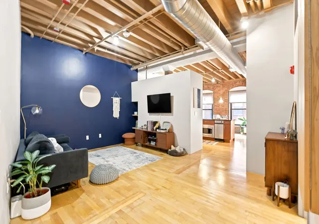 5th image of 111 Beach St #3B, Boston, MA 02111 | MLS# 73549409