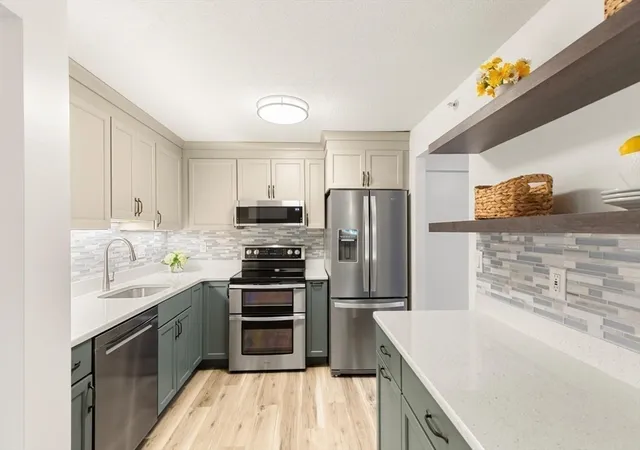 Homes for sale in Amesbury, MA | 7 Birchwood Pointe #102, Amesbury, MA 01913 | MLS# 73546202