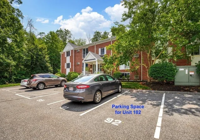 image of 7 Birchwood Pointe, Amesbury, MA 01913
