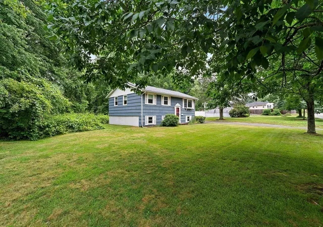 3rd image of 472 Summer St, Abington, MA 02351 | MLS# 73565530