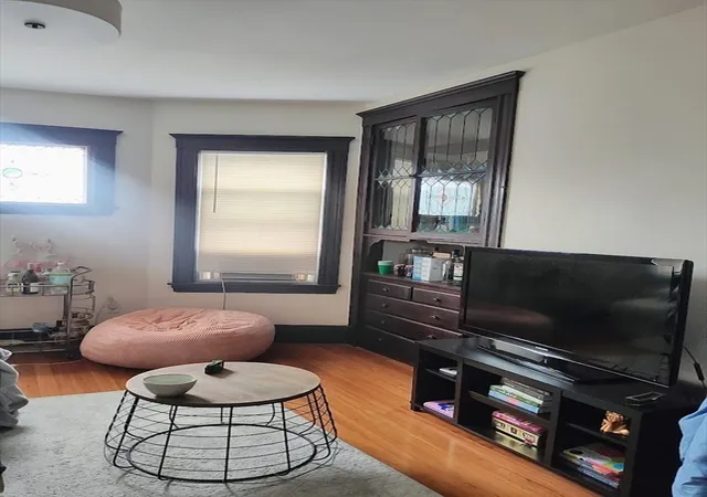 29th image of 933 E Broadway, South Boston, MA 02127 | MLS# 73350904