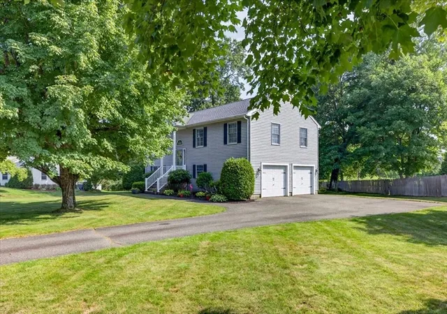 3rd image of 43 Zachary Ln, Agawam, MA 01001 | MLS# 73551614