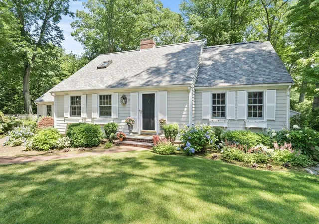 2nd image of 55 Fox Run Rd, South Hamilton, MA 01982 | MLS# 73546043