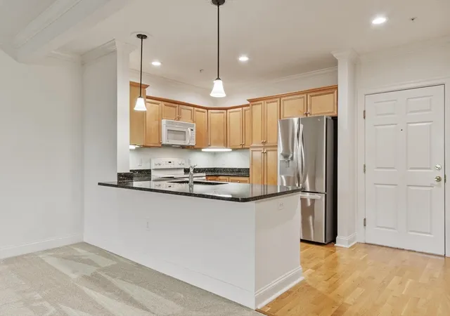 2nd image of 1313 Emerald Ct #1313, Tewksbury, MA 01876 | MLS# 73553840