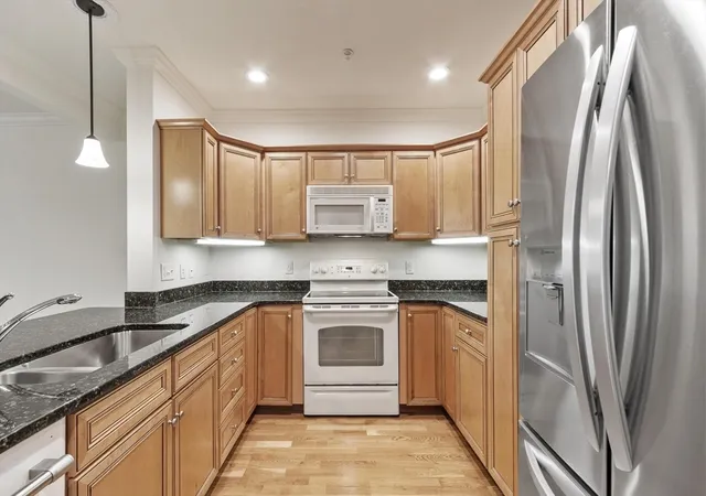 3rd image of 1313 Emerald Ct #1313, Tewksbury, MA 01876 | MLS# 73553840