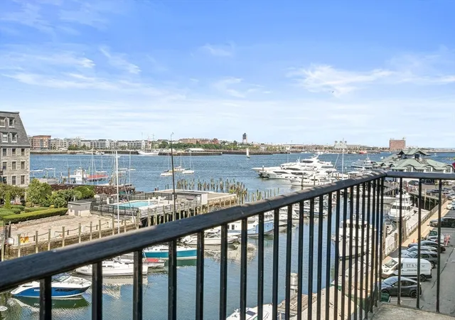 Listing Photo 2 - Condo for sale in building located at 33 Commercial Wharf, Boston, MA 02110 - Unit #52
