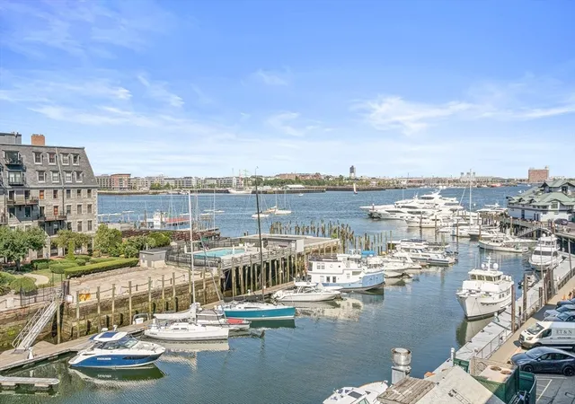 Listing Photo 3 - Condo for sale in building located at 33 Commercial Wharf, Boston, MA 02110 - Unit #52