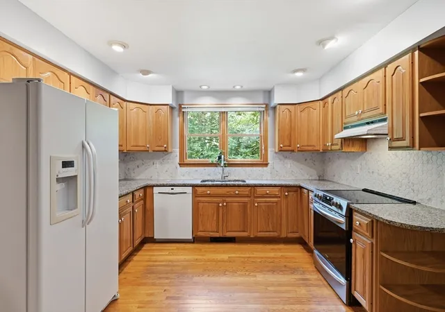 5th image of 232 Gold St, Belchertown, MA 01007 | MLS# 73560522