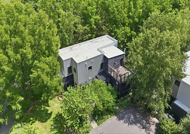 2nd image of 108 Grove St #B, Northampton, MA 01060 | MLS# 73564701
