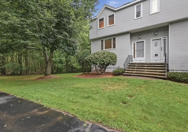 3rd image of 43 Villa Roma Dr #43, Tewksbury, MA 01876 | MLS# 73558937