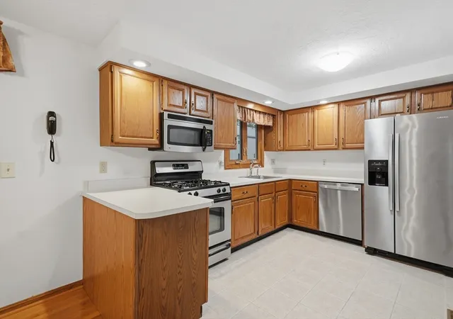 5th image of 43 Villa Roma Dr #43, Tewksbury, MA 01876 | MLS# 73558937