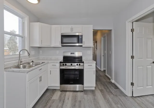 Homes for sale in Springfield, MA | 64 Thompson St, Springfield, MA 01109 | MLS# 73526605