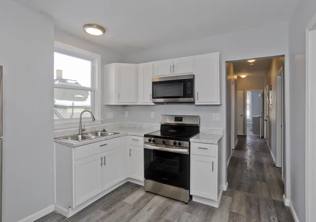 Listing Photo 5 - Condo for sale in building located at 64 Thompson St, Springfield, MA 01109
