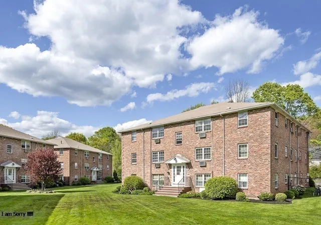 Homes for sale in Arlington, MA | 12 Colonial Village Dr, Arlington, MA 02474 | Houzeo