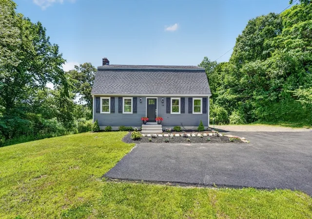 Homes for sale in Grafton, MA | 128 Providence Rd, Grafton, MA 01519 | MLS# 73538596