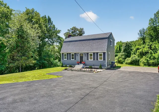 Homes for sale in Grafton, MA | 128 Providence Rd, Grafton, MA 01519 | MLS# 73538596