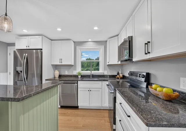 Homes for sale in Grafton, MA | 128 Providence Rd, Grafton, MA 01519 | MLS# 73538596