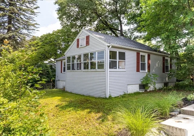 Photo 3 of Single family home for sale at 25 Marilyn Dr, Auburn, MA 01501 | MLS# 73554257 | Listing updated on 2026-09-15