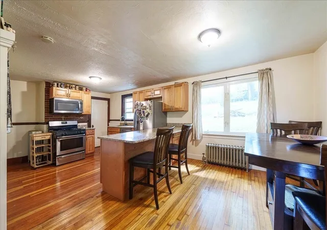 Photo 3 of Single family home for sale at 25 Marilyn Dr, Auburn, MA 01501 | MLS# 73554257 | Listing updated on 2026-09-15