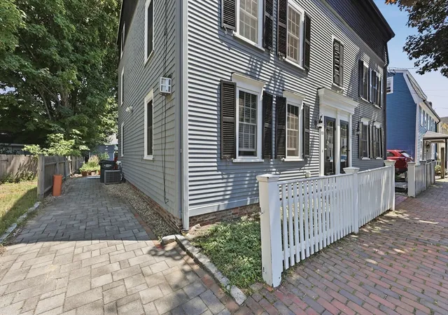 2nd image of 69 Prospect Street #69, Newburyport, MA 01950 | MLS# 73543834