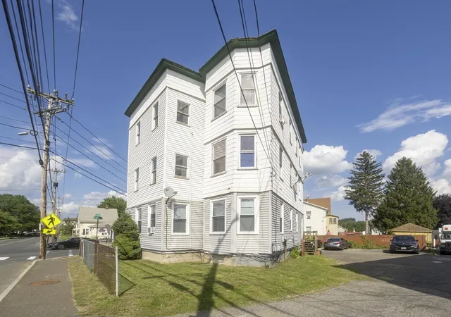 4th image of 583 Chicopee St, Chicopee, MA 01013 | MLS# 73550019