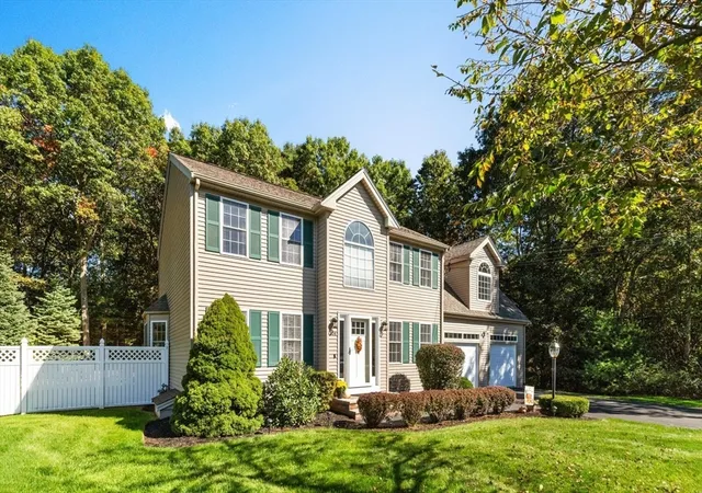 2nd image of 104 Ridgewood Dr, Taunton, MA 02780 | MLS# 73527539
