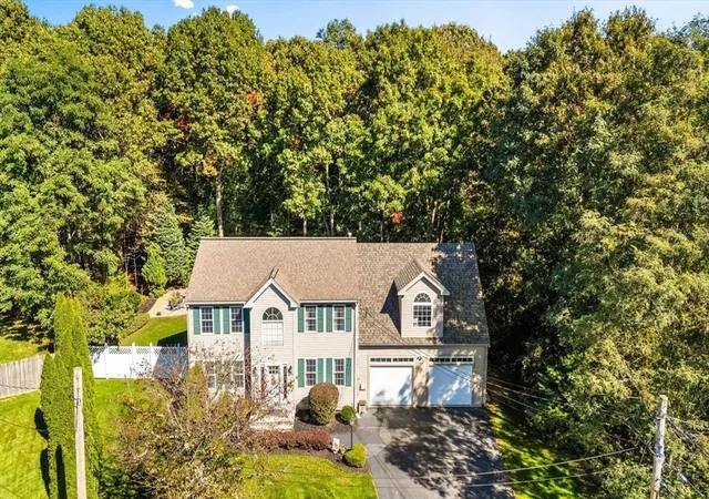 3rd image of 104 Ridgewood Dr, Taunton, MA 02780 | MLS# 73527539