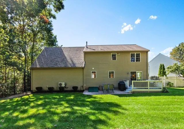 4th image of 104 Ridgewood Dr, Taunton, MA 02780 | MLS# 73527539