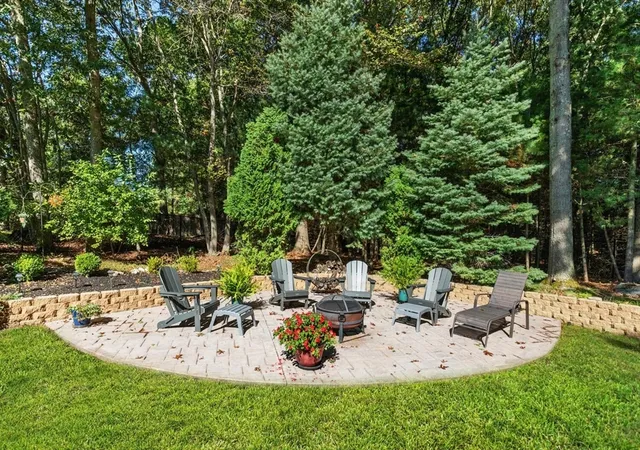 5th image of 104 Ridgewood Dr, Taunton, MA 02780 | MLS# 73527539