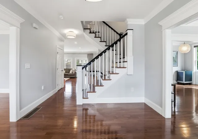2nd image of 7 Howe St, Hingham, MA 02043 | MLS# 73530131