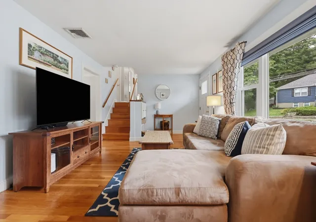 Homes for sale in Woburn, MA | 1 Middle Street, Woburn, MA 01801 | MLS# 73546760