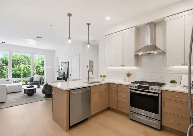 3rd image of 28 Geneva St #PH402, Boston, MA 02128 | MLS# 73547744