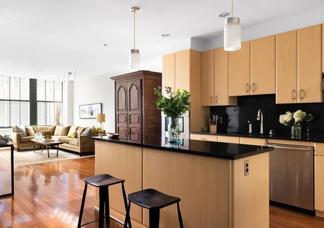 2nd image of 9 W Broadway #322, South Boston, MA 02127 | MLS# 73519931