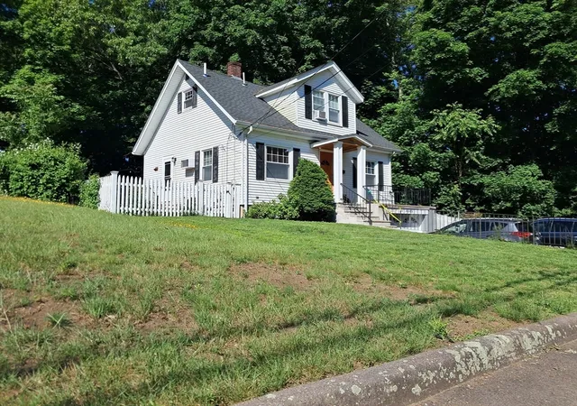 3rd image of 116 Parker Rd, Wakefield, MA 01880 | MLS# 73528294
