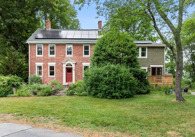 Photo 2 of Single family home for sale at 462 Ledge, Seekonk, MA 02771 | MLS# 73540979 | Listing updated on 2026-09-14