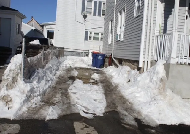 24th image of 35 Larch St, New Bedford, MA 02740 | MLS# 73475829