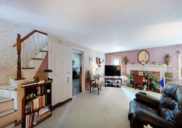 5th image of 18 North Ave, Attleboro, MA 02703 | MLS# 73563508