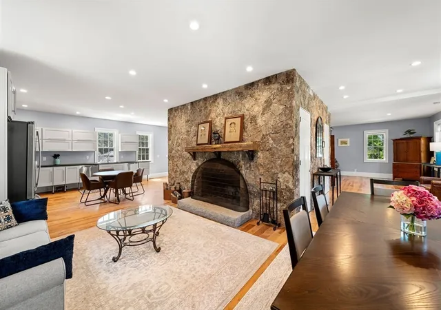 3rd image of 199 Main St, Medway, MA 02053 | MLS# 73542151