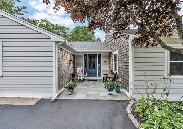 2nd image of 770 County Rd, Pocasset, MA 02559 | MLS# 73563658