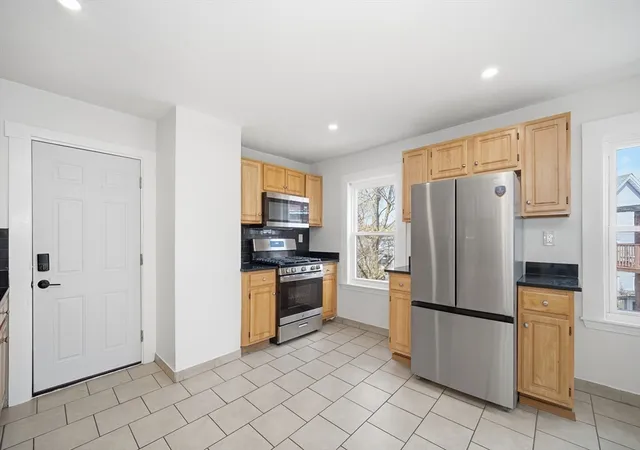 5th image of 117 Quincy St #2, Quincy, MA 02169 | MLS# 73556824
